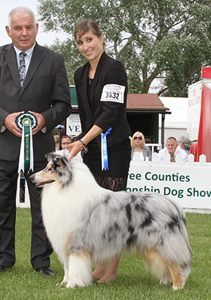 Mr G Falletto One Extraordinary Blu Di Cambiano with group judge Mr R C Kinsey