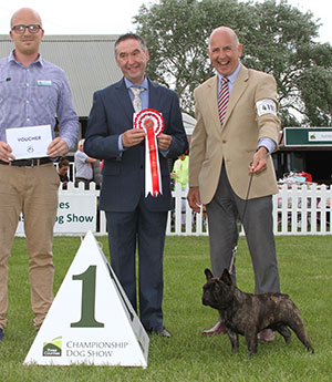 Mr B Clubley & Mr D Friend Frabull's Prince Oberyn At Kingfriend with puppy group judge Mr A Easdon & Mr K Cadmore (Dorwest Herbs)