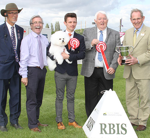 Mr M Coad Ch Hyde Park JP Smiling Face (Imp) with BIS judge Mr M Armstrong & Mr D Coode (Chairman) 