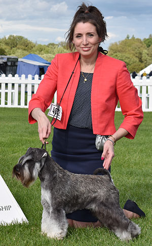 Mrs E J Longdin Wellingley Won Night Stand