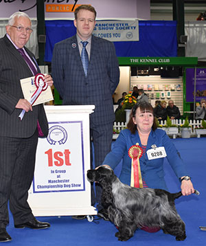 Miss S J Whiting Sh Ch Annilann Miss Zing JW with group judge Dr R W James & award presented by Mr A Moss (Committee)