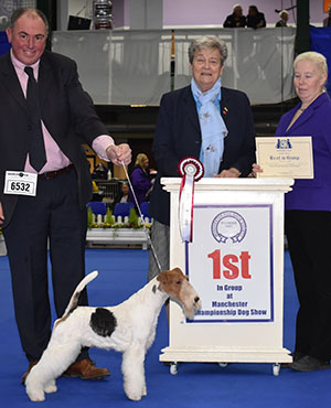 Mrs S Browne-Cole Travella Secret Asset with group judge Mrs C E Cartledge & award presented by Miss T Irving