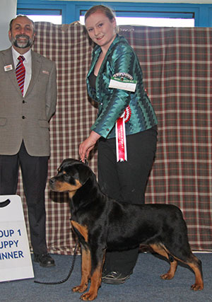 Miss M Dunhill-Hall & Mrs B Davies Fantasa Smirnoff Blu Viole with Mr A Bongiovanni (Royal Canin)