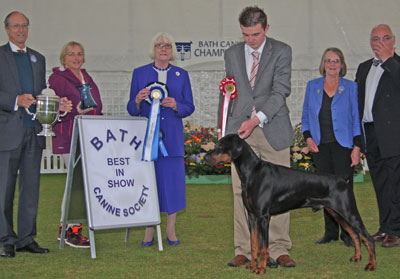 Miss T M Feeney Ch Italo Elite House (Imp) with BIS judge Mrs K S Wilberg, Mr C J Laurence (President), Mr W Browne-Cole (Chairman) & Mrs J Brighton 