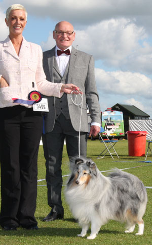 Miss D Pearson Ch Edglonian Singin The Blues with group judge Mr B M Croft