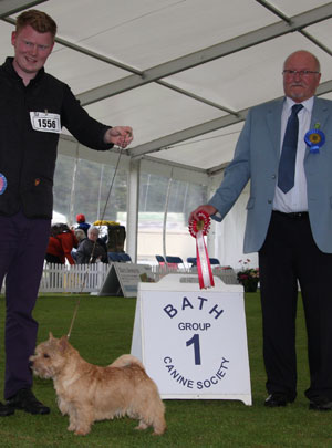 Mr M Oddie Ragus Pistols At Dawn with puppy group judge Mr G C Duffield