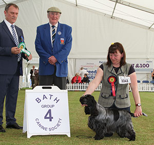 Miss S J Whiting Sh Ch Annilann Miss Sing JW with group judge Mr F Whyte & Mr R Millbank (Committee) 