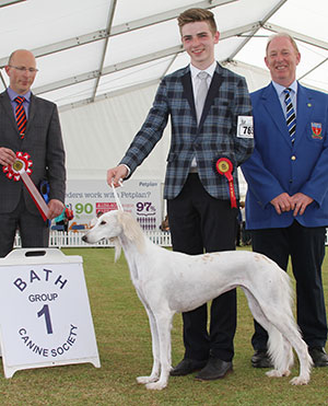 Mr B Mansell & Mrs J M Duddell Ch Jasmine of Canerikie (Imp) JW with group judge Mr G Robertson & Mr C Pascoe (Committee)