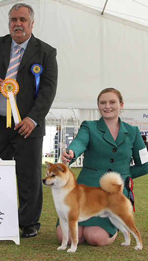 Miss M S Dunhill Hall Croat Balt Vormund Leonardo Dicaprio with group judge Mr K D Sinclair