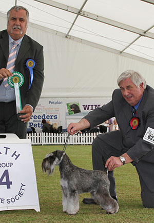 Mr R Newman & Mr M Uryu Ch Risepark Right Charmer with group judge Mr K D Sinclair