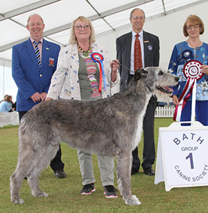 Ms C L Pinkney Ch Hydebeck Imperial Ruler JW with group judge Mrs S Ergis, Mr C Pascoe (Committee) & Mr C Laurence (President)