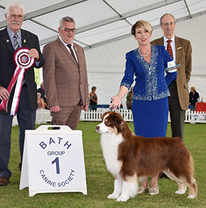 Mrs K Kirtley & Mrs D Erdesz AKC ASCA Wyndstar Magic Marker with group judge Mr M L Vines, Mr W Browne-Cole (Chairman) & Mr C J Laurence (President)