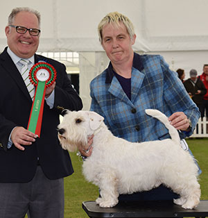 Miss H Downie Eleighwater Axel with spbeg group judge Mr R Morris 
