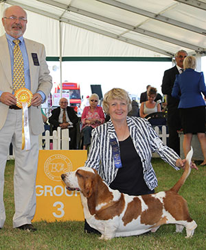 Mr P Freer Ch Switherland Distant Image with group judge Mr C Thornton