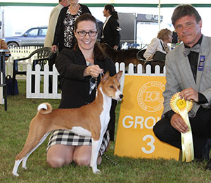 Miss J Stewart Ch Faraoland Miss Flirtation (Swed Imp) with group judge Mr E Engh