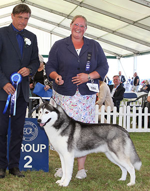 Mrs P Taylor & Mrs H Tayllor-Morris Ch Pelenrise Brite Knight JW Sh.CM with group judge Mr E Engh