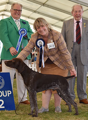 Mrs S Harris Barleyarch Pringle JW with group judge Mr R J Morris & Mr J Farrant (President) 