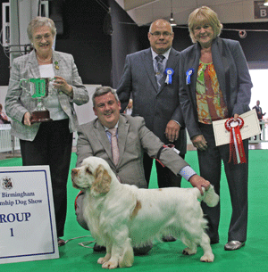 Mr L A S Cox & Mr T S Isherwood Sh Ch Vanitonia The Buck Stops Ere with group judge Mrs H Parkinson & Mrs J Young (Assistant Secretary)