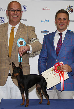 Mr A Leonard Witchstone Minnehaha with junior group judge Mr T Isherwood