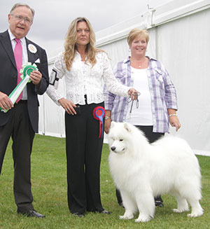 Mrs A Kirkwood & Miss N J Carruthers Vandreem Imperial Cruz with group judge Mr W R Irving