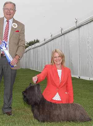 Mrs S Breeze Ch Salena The Special One with group judge Mr W R Irving