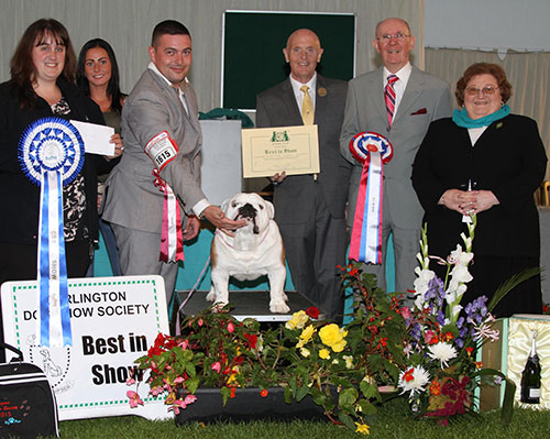 Mr & Mrs P & H Seal Ch Sealaville He's Tyler with BIS judge Mr A Wight, Mr D Guy (Secretary) & Miss S Allsopp (Chairman) 