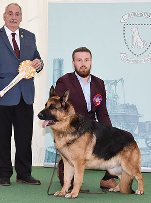 Miss C Marsden & Mr M Robinson Avanti Uno with group judge Mr S Atkinson