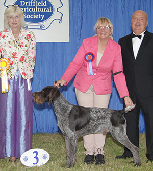Mrs B Pinkerton & Miss S Pinkerton Bareve Bontebokskraal with group judge Mrs F Coward-Scholes & Mr E Lockett (Treasurer)