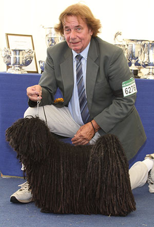 Mr E Szyczewski & Mrs A Turrell Weetoneon Buggah the Beaujolais 