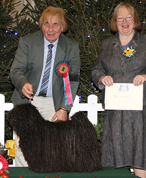 Mr E Szyczewski & Mrs A Turrell Weetoneon Buggah the Beaujolais with Dr R Barbour (Chief Steward)