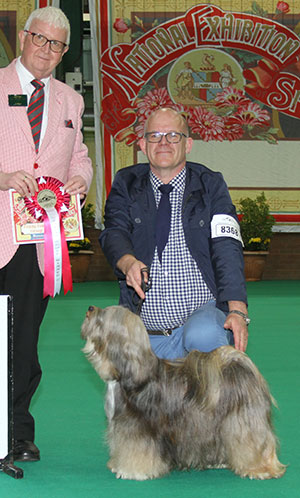 Mr G Davies Ch Alilah's Very Impressed At Waterley with veteran group judge Mr A H Brace