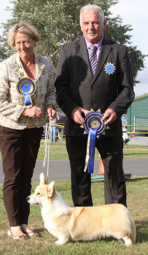 Mrs & Miss C & N Blance Penliath Sister Act with puppy group judge Mr R Kinsey