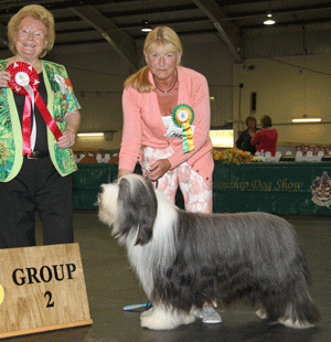 Mr M J & Mrs J Lewis Potterdale Platinum Plus with group judge Mrs B Banbury 