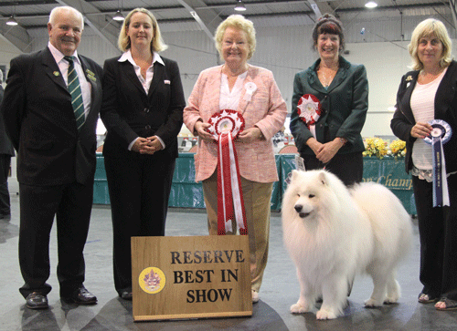 Mrs V Freer & Mrs S Smith Ch Nikara Diamond Dancer JW with BIS judge Mrs B Banbury, Mr B Limpus (Show Manager), Mrs S St Maur Thorp (Assistant Sec) 
