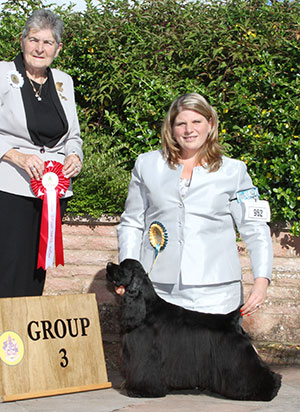 Mrs B Morris, Miss L J Bryant & Mrs L Nelson Am Ch Sh Ch Silhouette Troubling Nasailleen With Mycalleys (Imp) with group judge Mrs J Miller