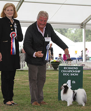 Mr A Allcock MBE Sleepyhollow Robson JW Sh.CM with group judge Annukka Paloheimo