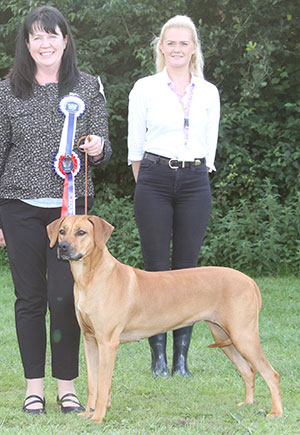 Ms H Mansfield & Mr J Kirby Shingwidsi Tshadi Rose with E Cooper (Natural Instinct)