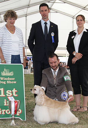 Mrs M Leonard-Nolle Fin & Lux Ch Very Vigie I Don't Know with group judge Mr R Bott & S Sage (Royal Canin) 