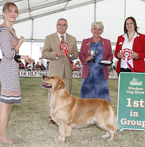 Miss M Saarniit & Mrs K Saarniit Multi Ch Linirgor Pied Piper At Meiepere Jun Ch with group judge Mr F Kane & S Sage (Royal Canin)f 