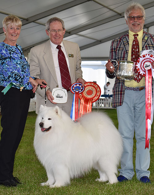 Mrs V Freer & Mrs S Smith Ch Nikara Diamond Dancer JW with BVIS judge Mr S Band 